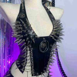 Trendy Harajuku anni 90 spike borchie rivetto gotico grunge Y2K TOPS teschio punk rock - Foto 1 di 9