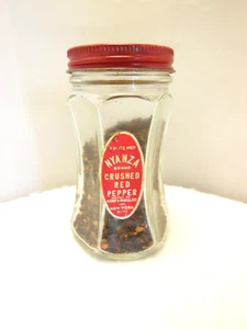 VINTAGE CONCAVE PANELED JAR PAPER LABEL ADVERTISING NYANZA CRUSHED RED PEPPER - Picture 1 of 7