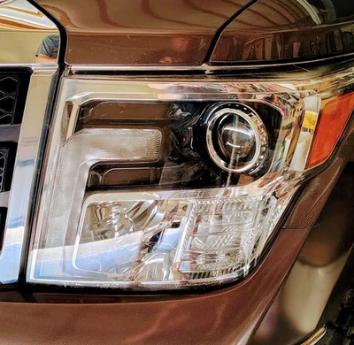 Conjuntos de faros LED Nissan Titan 2016+ OEM. Derecha y derecha Foto 1 de 4