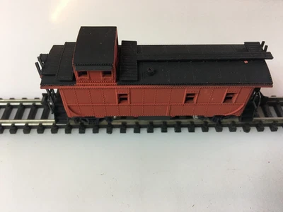 Red Unmarked Caboose No Roof Vent  N Scale Trains - Image 1 of 4