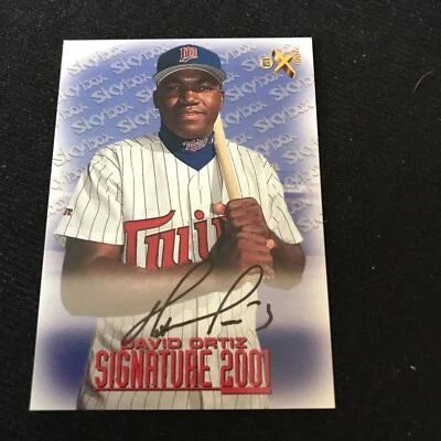1998 Skybox EX Signature 2001 David Ortiz Autograph Auto Twins - Image 1 of 2