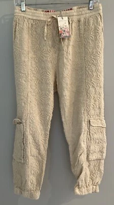 NUEVO CON ETIQUETAS Johnny Was Beige Bordado “Pantalones Blythe Ojales” Talla L $265 Foto 1 de 4