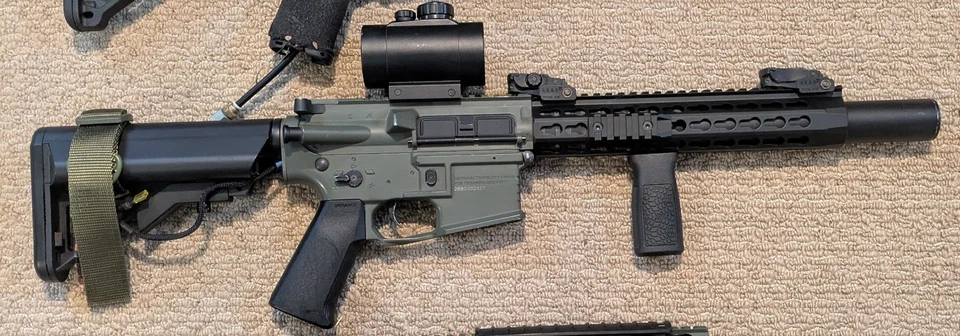 Tridente Krytac con culata Sopmod, riel Keymod abs y mira de punto rojo Foto 1 de 1