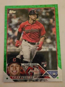 Tarjeta de novato Tyler Freeman - 2023 Topps Gold Foil SN 85/499 - Imagen 1 de 2