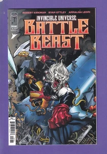 Invincible Universe Battle Beast #3 1:10 Su variante de conexión ¡Escaneos reales! - Imagen 1 de 3