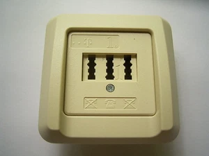 NFN Telefondose unter Putz 1xTel und 2xFAX/AB  o.ä. neu Billigversand       ..-+ - Bild 1 von 1