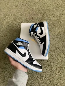 Jordan 1 Mid W “University Black” Women’s Size 10 / Men’s Size 8.5 - Bild 1 von 4