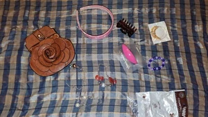 Konvolut Mädchen Haarschmuck Stirnband, Armbänder, eine kleine Handtasche, Clip - Bild 1 von 16