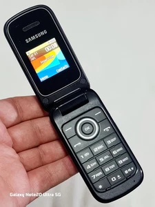Cellulare Samsung GT-E1190 (sbloccato) flip ottime condizioni con caricatore - Foto 1 di 6