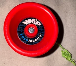 YoYoFactory WHiP rot Kunststoff Yo-Yo 2" breit Made in China nicht reagierende Saite - Bild 1 von 3