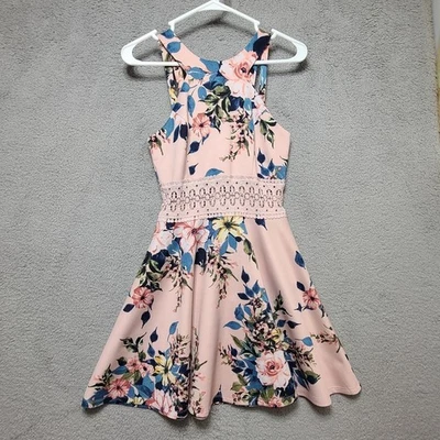 春季花卉吊带裙粉色和蓝色。 See Through 蕾丝中段 — 第 1/4 张图片