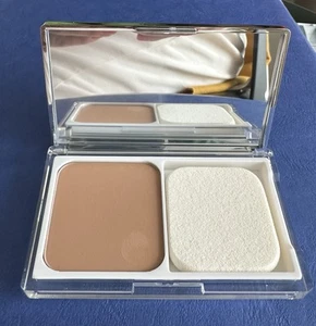 CLINIQUE anti-blemish Solutions powder Makeup P 59,00€ 15 Beige - Bild 1 von 4