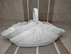 Andrea By Sadek White Embossed Ceramic Basket w/Bow Portugal Jay Willfred - Picture 1 of 8