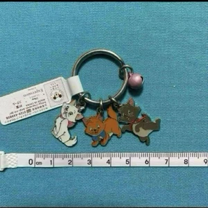 Disney Stylish Cat Mary Keychain Retro - Picture 1 of 1