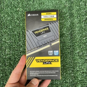 Corsair Vengeance LPX 8GB (1x8GB) DDR4 RAM 2666MHz (CMK8GX4M1A2666C16) - Picture 1 of 8