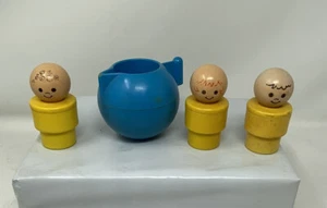 Vtg 1974 Fisher Price Jumbo 3.5" Little People Tub Toys 3 People & Teapot, Nice - Picture 1 of 8