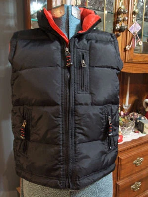 Жилет черный и красный Gap - Изображение 1 из 2