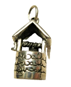 Vintage Living Water Well Sterling Silver Charm Pendant - Picture 1 of 3