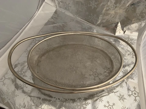 ❤️Silver ~ Metal ~ Mesh Type Basket with Handles ~ 11" x 18" Bread Fruit Biscuit Cover