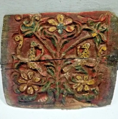 PANEL FIGURA MONO Y LORO ANTIGUO DE MADERA HECHO A MANO Y PINTADO CON LACA AÑOS 1750 Foto 1 de 4