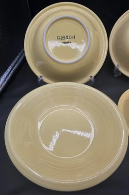 Juego de 4 cuencos de sopa de cereales amarillos 81/2" Foto 1 de 4