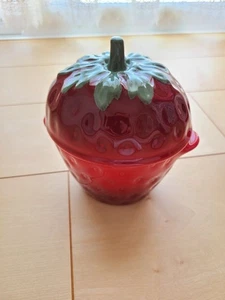 Le Creuset NEU IM KARTON Erdbeere Steinzeug Peitite Cocotte Obst seltene Sammlung - Bild 1 von 6