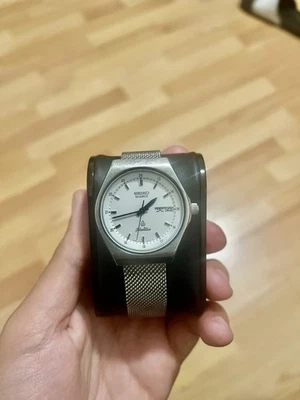 Vintage Seiko Silverwave 8229-8000 Quartz Day/Date Japan Made Men's Wrist Watch - Image 1 of 4