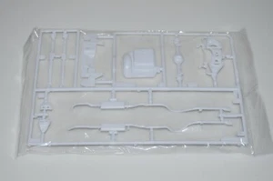 REVELL 1956 CHEVY DEL RAY 85-4504 ⭐PIEZAS⭐ SISTEMA DE ESCAPE + CORTAFUEGOS + MÁS 1:25 - Imagen 1 de 3