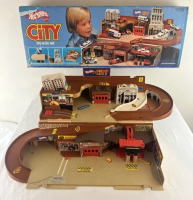 Juego de colección 1979 Hot Wheels City "Sto and Go" en caja Foto 1 de 4