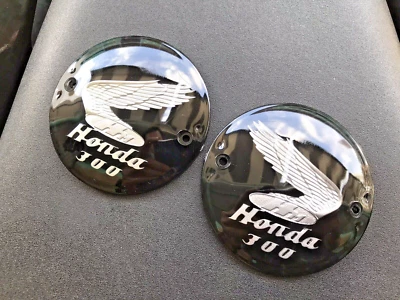 Honda Dream C76 C77 C78 CA77 CB77 CL77 L/R tanque de combustible insignias emblema plateado NUEVO Foto 1 de 4