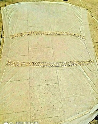 COUVRE LIT ANCIEN EN TULLE BRODE - Photo 1/4