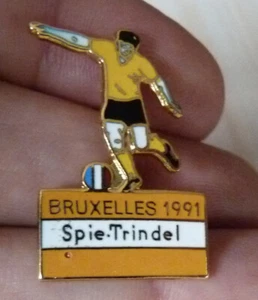 SCHÖNE PINS SPORT FUSSBALL BRÜSSEL 1991 SPIE TRINDEL EGF - Bild 1 von 2