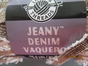 Loops & Threads Jeany Denim BRAUN zottelig 3,5 Unzen Acryl/Baumwollmischung 76,6 Yard - Bild 1 von 6