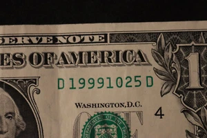 [JAN 25, 1999] [OCT 25, 1999]  ONE DOLLAR FANCY BIRTHDAY NOTE  SN  D 19991025 D - Picture 1 of 3