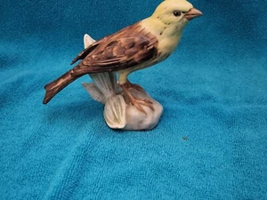 GOEBEL Bird ‘Yellow Hammer’ Porcelain Figurine - - Excellent Condition - Picture 1 of 7