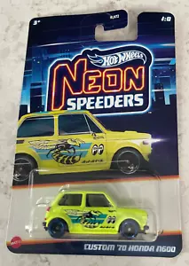 2025 Hot Wheels Neon Speeders Custom 70 Honda N600 Mooneyes Yellow Wasp 1:8 - Imagen 1 de 2