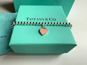 Tiffany & Co. Sterlingsilber Mini Rosa Emaille Herz Anhänger Armband - Bild 1 von 5