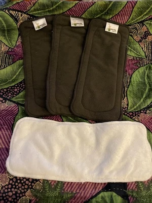 3 Naturally Nature Inserts Baby Cloth Diaper Liners + 1 Bonus Unbranded Liner - Image 1 of 4