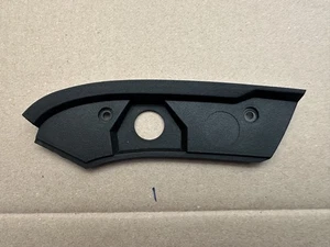 89-96 CORVETTE C4 FRONT TARGA TOP LOCATOR BRACKET COVER LH 14105191 - Bild 1 von 6