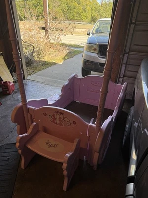 Cama de plástico para niños pequeños Disney Princess Foto 1 de 4