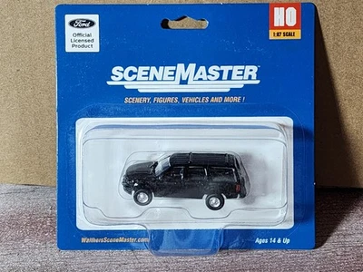 HO Walthers SceneMaster 949-12042 Ford Expedition Special Service Vehicle Black - Image 1 of 3