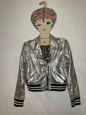 Chaqueta de moto True Religion Jeans $749 plateada de cuero de cordero laminado talla pequeña Foto 1 de 4