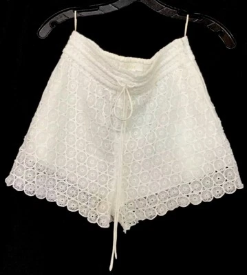 Pantalones Cortos Chloe Blancos Bordados Bolsillos Elásticos Cordón Cintura Forrados Talla 34 Foto 1 de 4