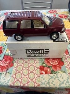 1997 Revell Monogram Ford Expedition Dark Metallic Red Dealer Promo 1:25 Car - Picture 1 of 10