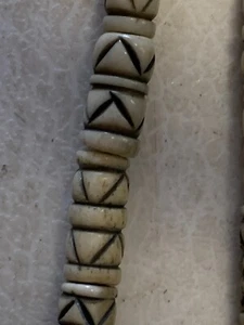 Genuine Bone Hand Carved Fluted Barrel 14x8mm As Pictured 1 strand 25 beads - Picture 1 of 12