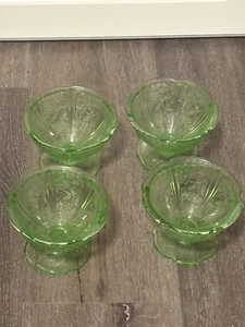 Vintage Green Uranium Depression Glass Ice Cream Sherbet Set of 4 Cup Dish - Picture 1 of 8
