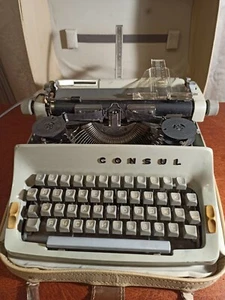 Vintage Schreibmaschine Consul. Tschechoslowakei. funktioniert - Bild 1 von 12