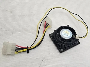 Intel Pentium 233MHz MMX, Socket 7, SL293, FSB 66MHz, with Genuine Intel FAN - Picture 1 of 3