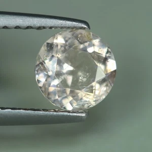 0.56 Cts_Unique Collection_100 % Natural Unheated Peach Pink Morganite_Brazil - Picture 1 of 3