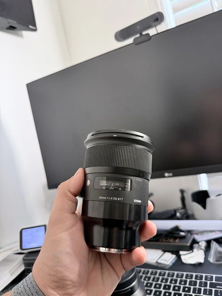 Lente Sigma 401965 24 mm F1,4 DG HSM para Sony E - negra Foto 1 de 4